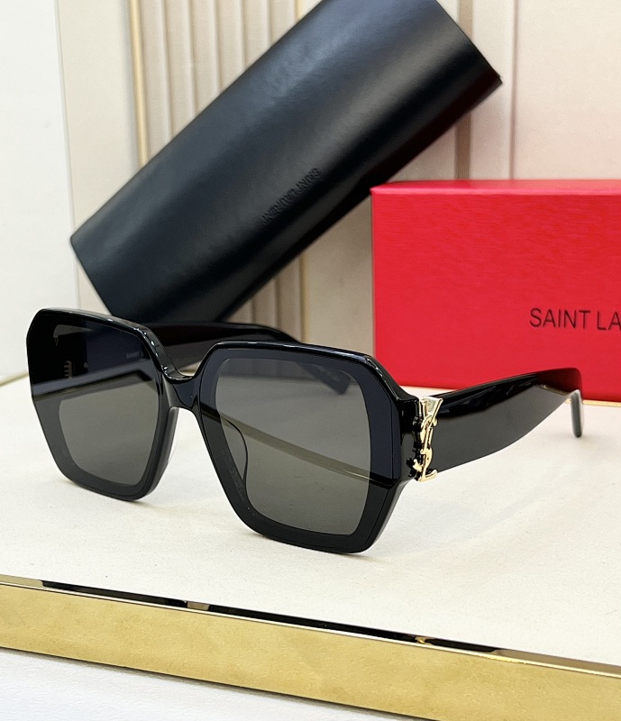 SAINT LAURENTMODEL:SLM118FSIZE:53, photo 1