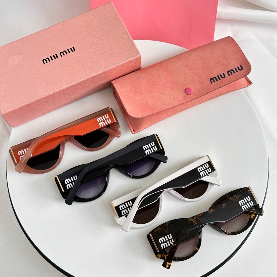 Miu Miu MIUMIUSMU03W52 - Image 3