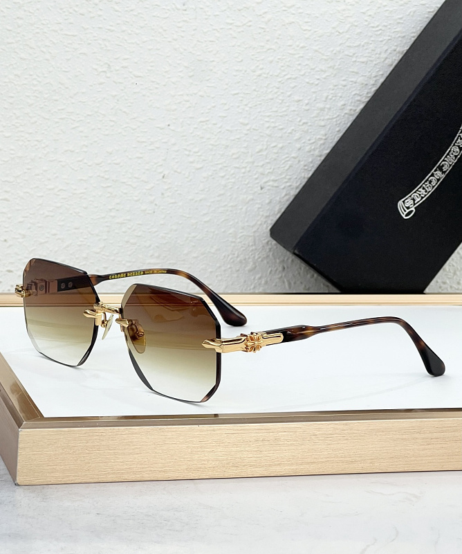 Chanel Chanel Chrome HeartsMODEL NMPLERSIZE:62, photo 1