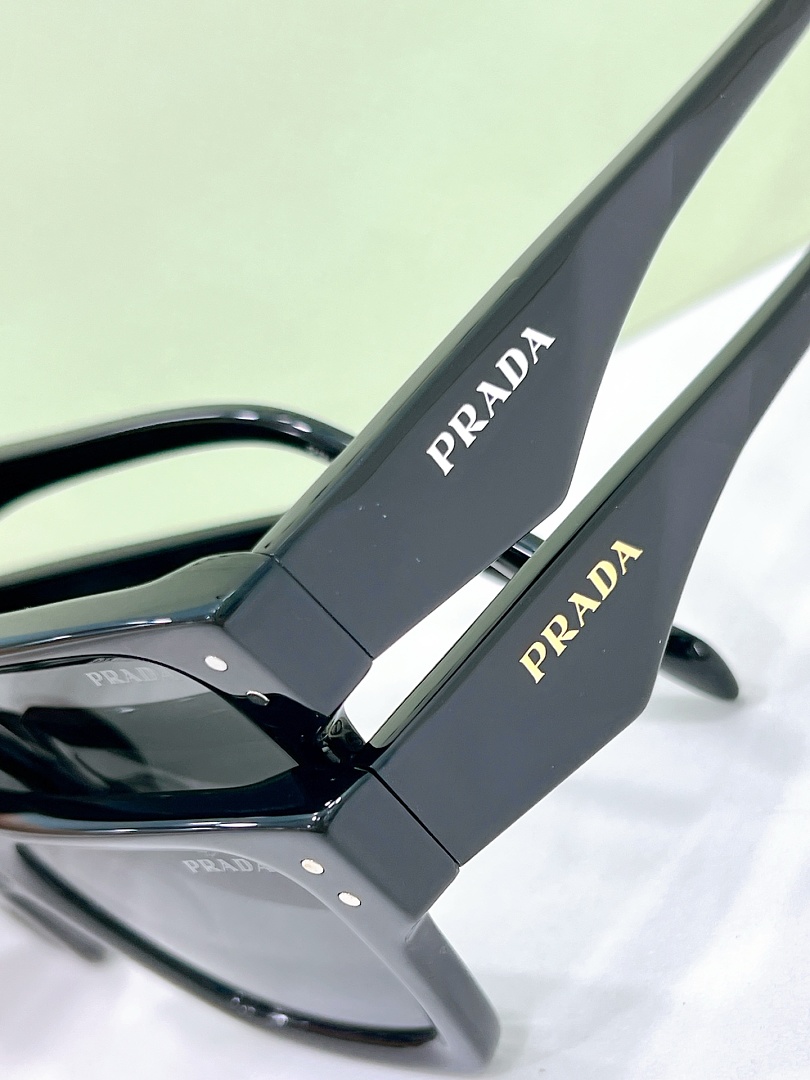 Prada ModelSPR06GSSize:53 - Image 5