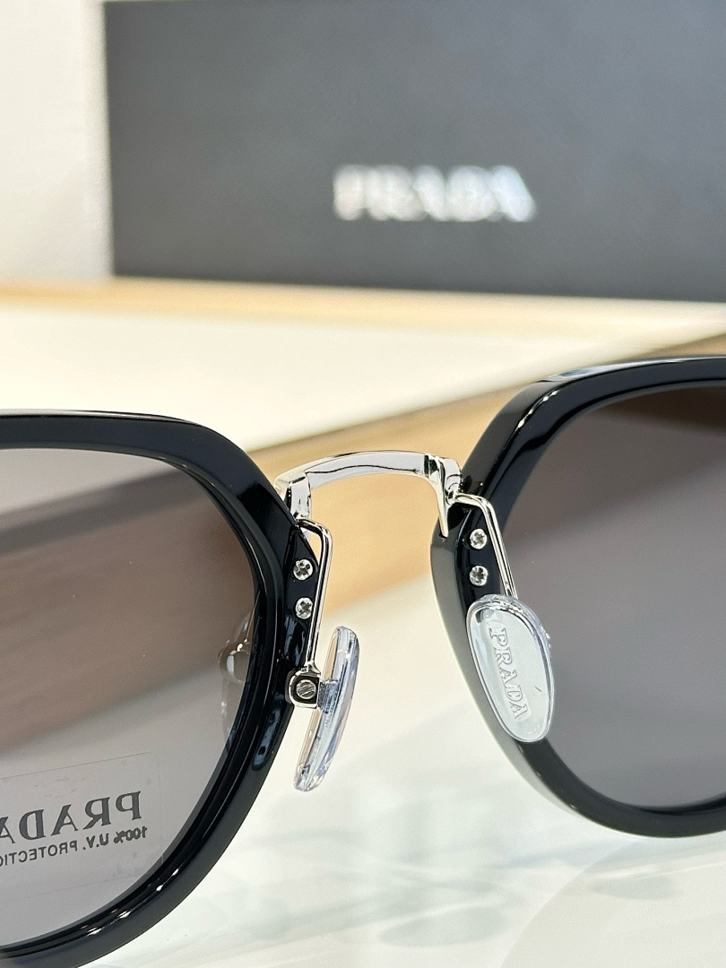 Prada Mod:SPR 17YSize:49 - Image 2