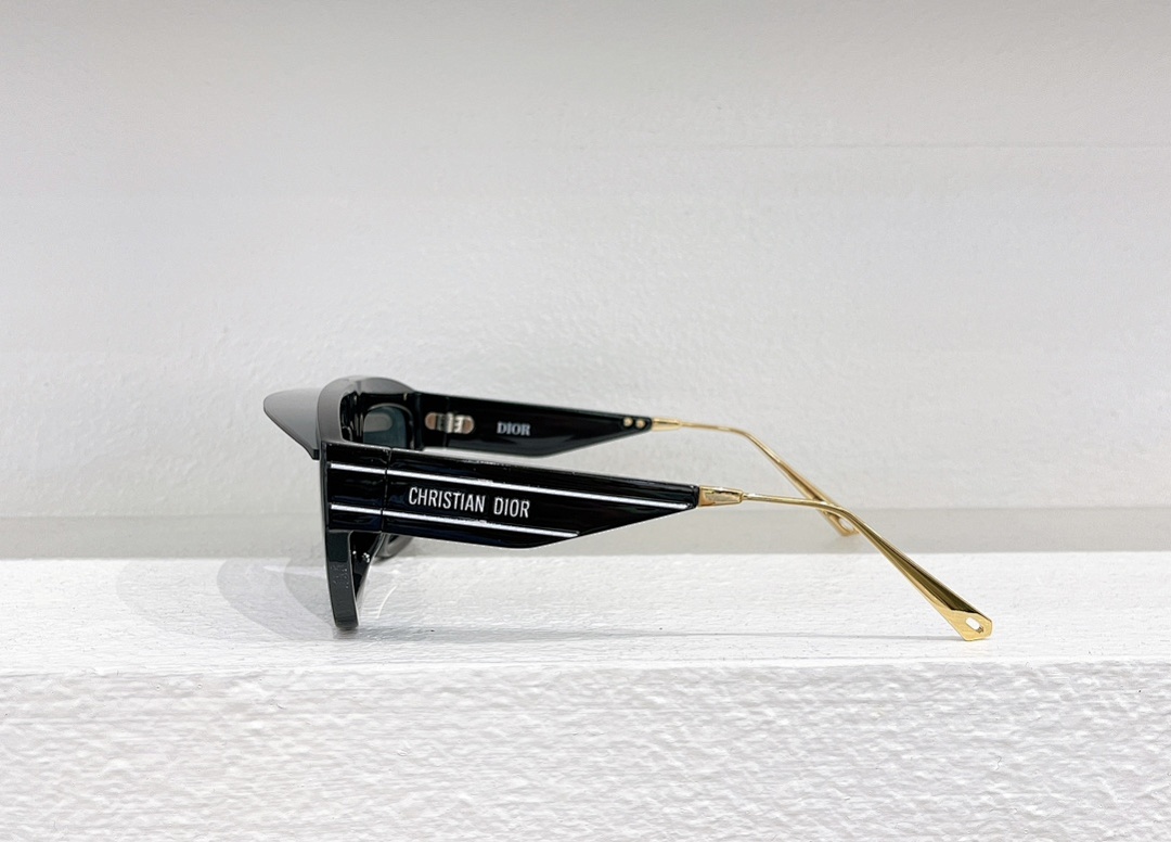 Other DIORMODEL:DioClub M7USIZE:141 0 - Image 3