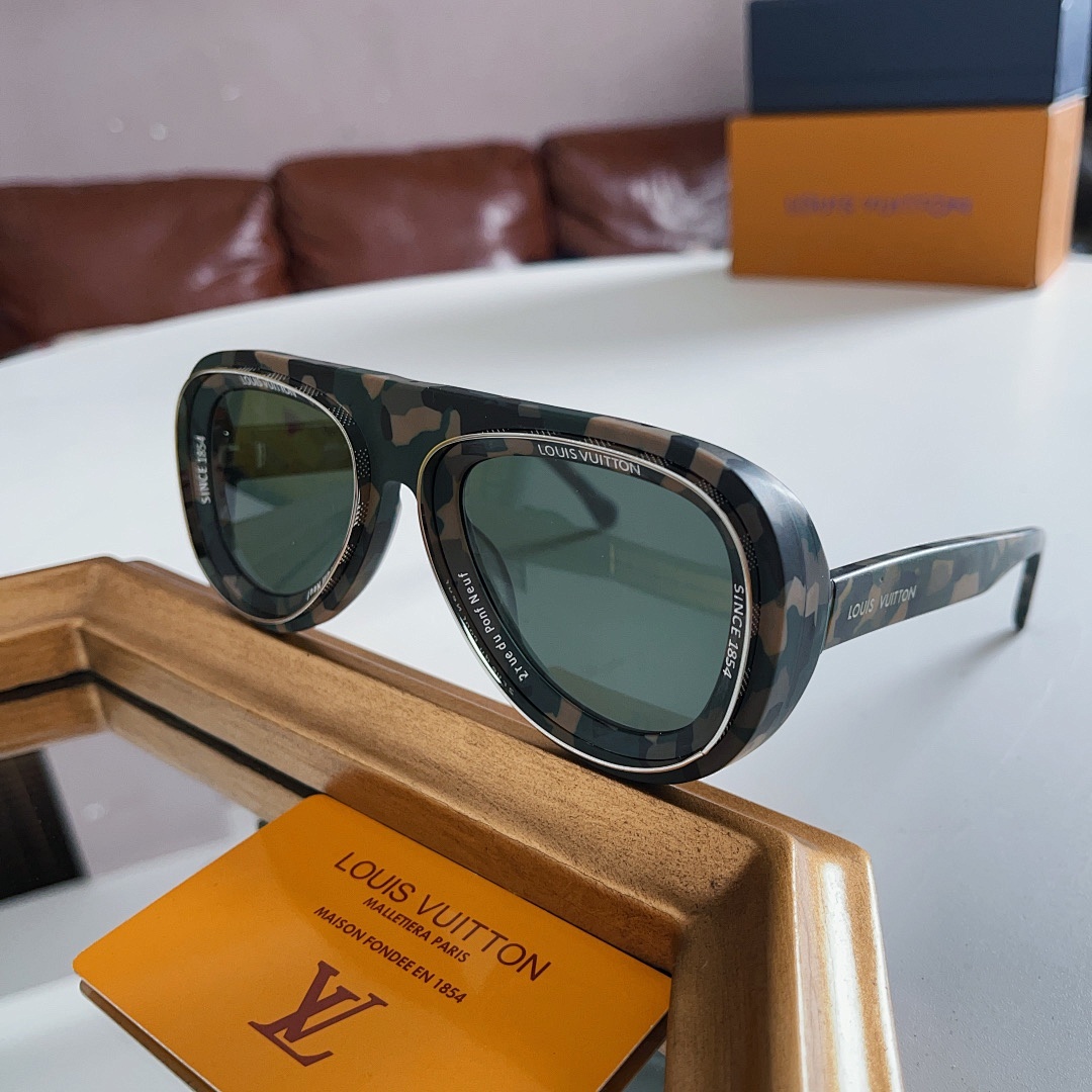 Other LOUIS VUITTONZ2445USIZE:56 21-140_