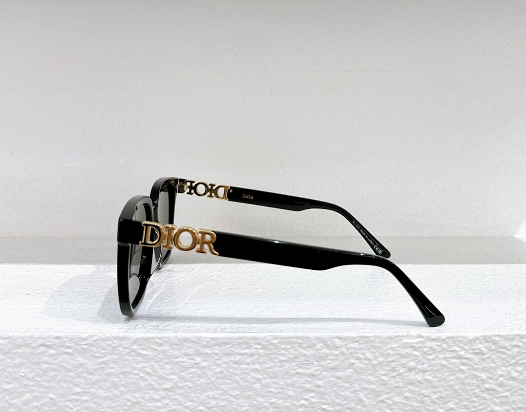 Other DIORMODEL:CD 8601SIZE:55 18-145_ - Image 3