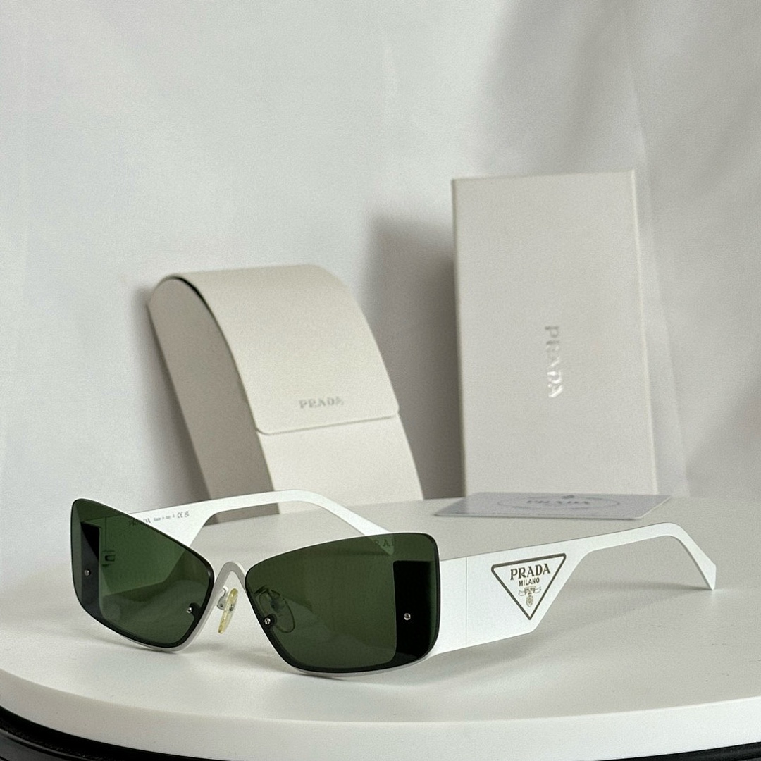 Prada Prada - Image 8