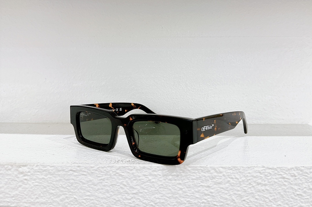 OFF WHITeMODEL OERI089 SIZE 50 24-145_, photo 1