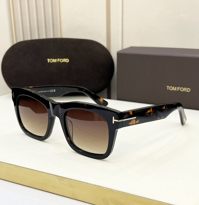 TOM FORDMODEL:FT1062SIZE:53, photo 1