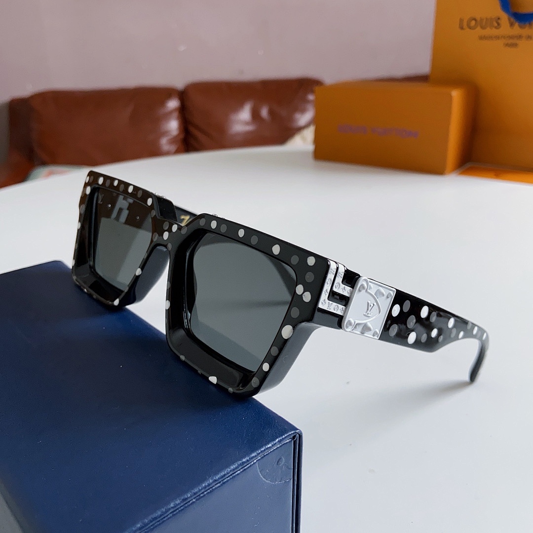Other LOUIS VUITTONMODEL:M96006WNSIZE:56 17_ - Image 6