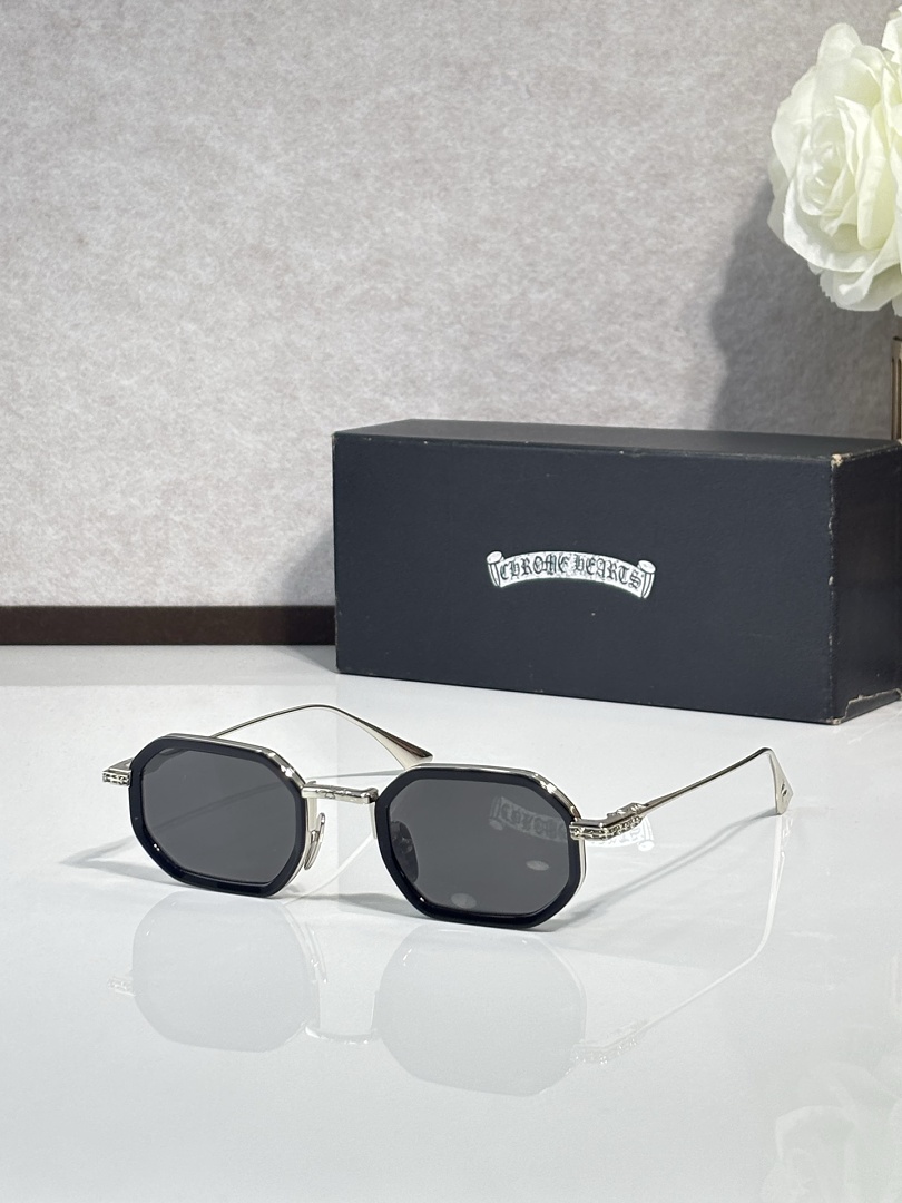 Chanel CHROME HEARTSMODEL STYLIDASIZE 49 24-148_, photo 1