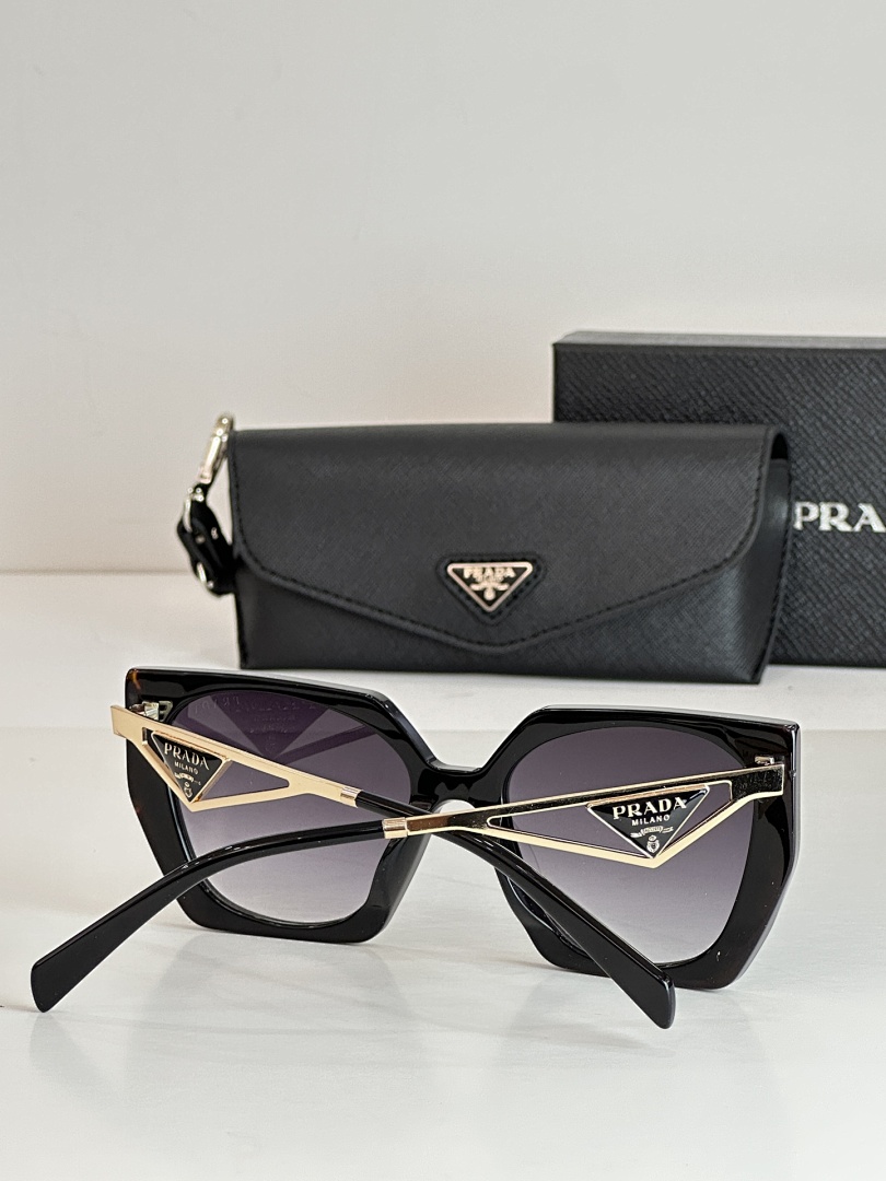 Prada ModelSPR 89WSIZE:56 - Image 4