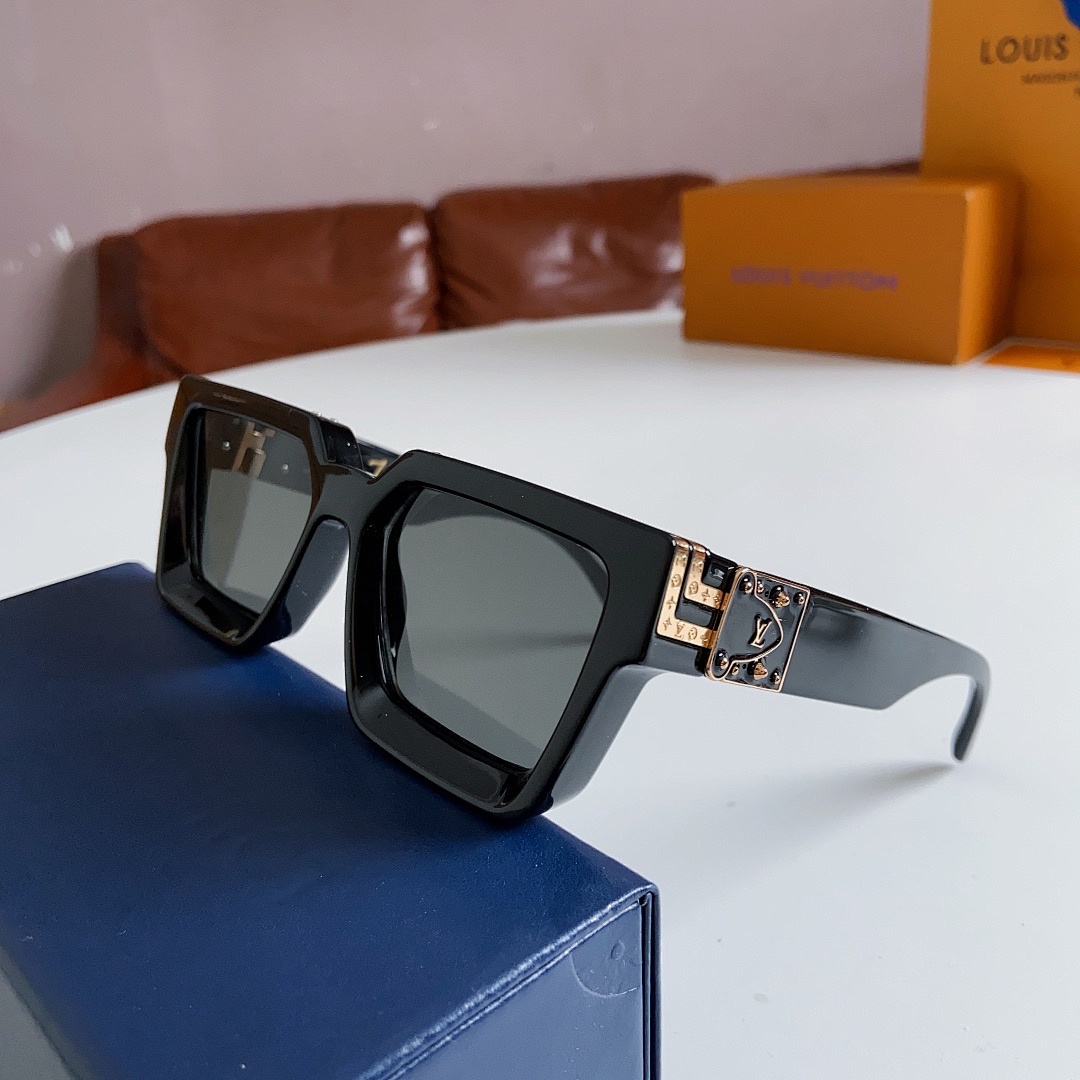 Other LOUIS VUITTONMODEL:M96006WNSIZE:56 17_ - Image 5