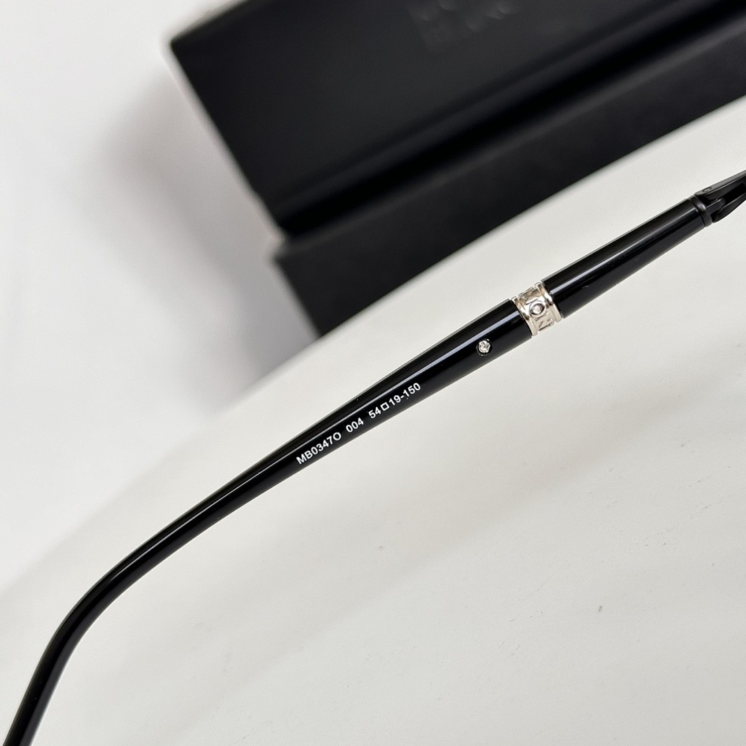 On Running MONTBLANC Model:MB0347O54 - Image 3