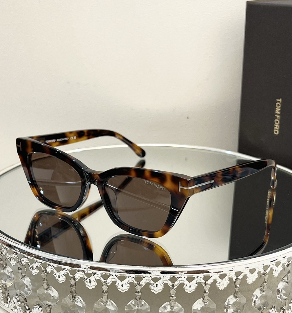 Other TOM FORDMODEL:FT 1031SIZE:52