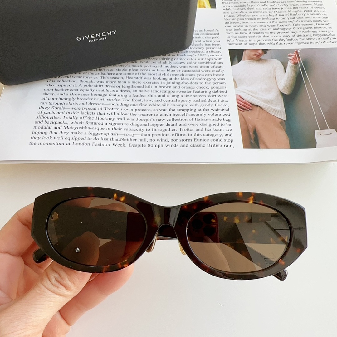 Chanel Chanel GivencHYGV40020FSize56, photo 1
