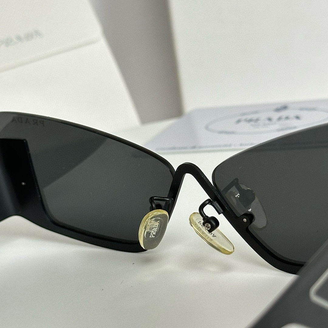 Prada Prada - Image 4