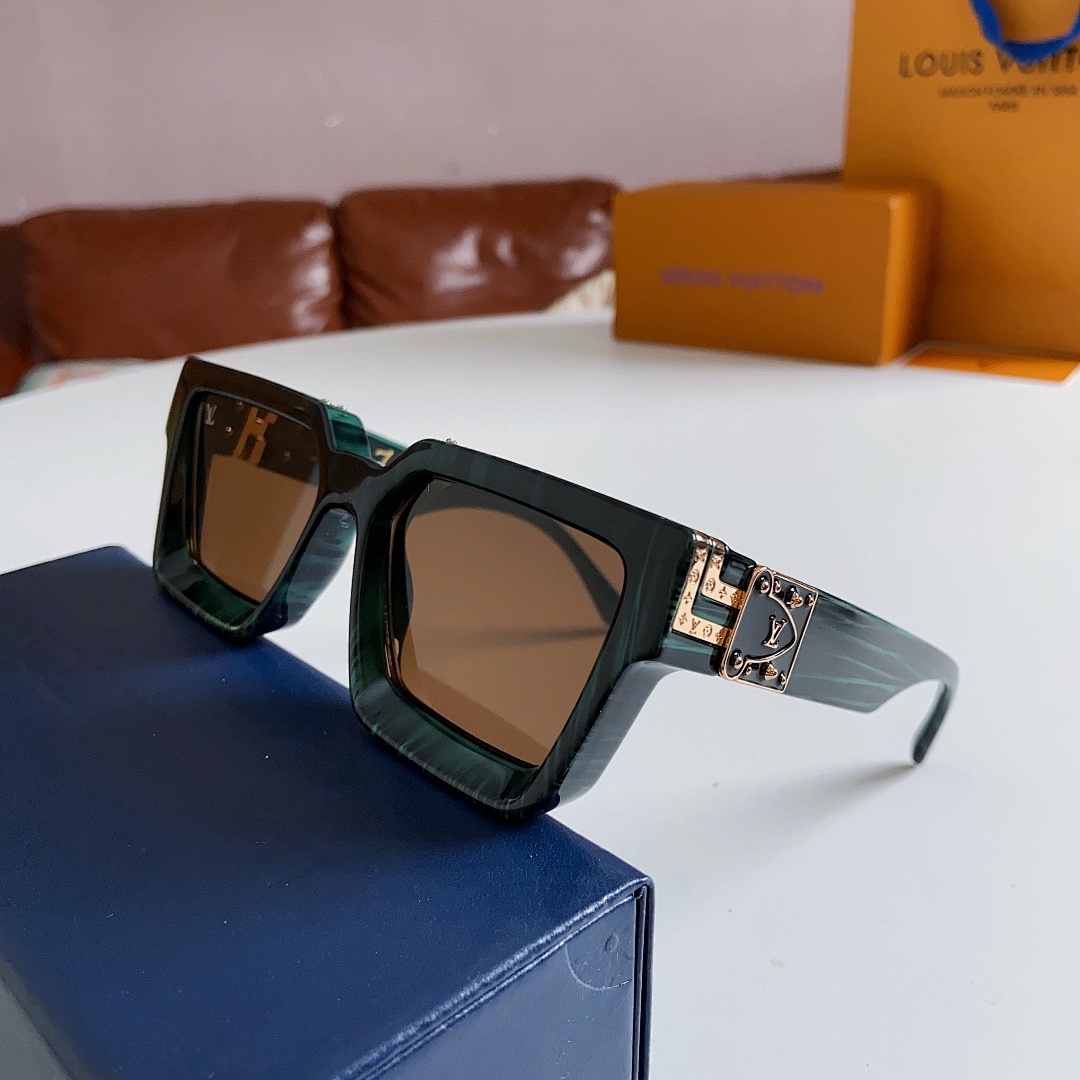 Other LOUIS VUITTONMODEL:M96006WNSIZE:56 17_