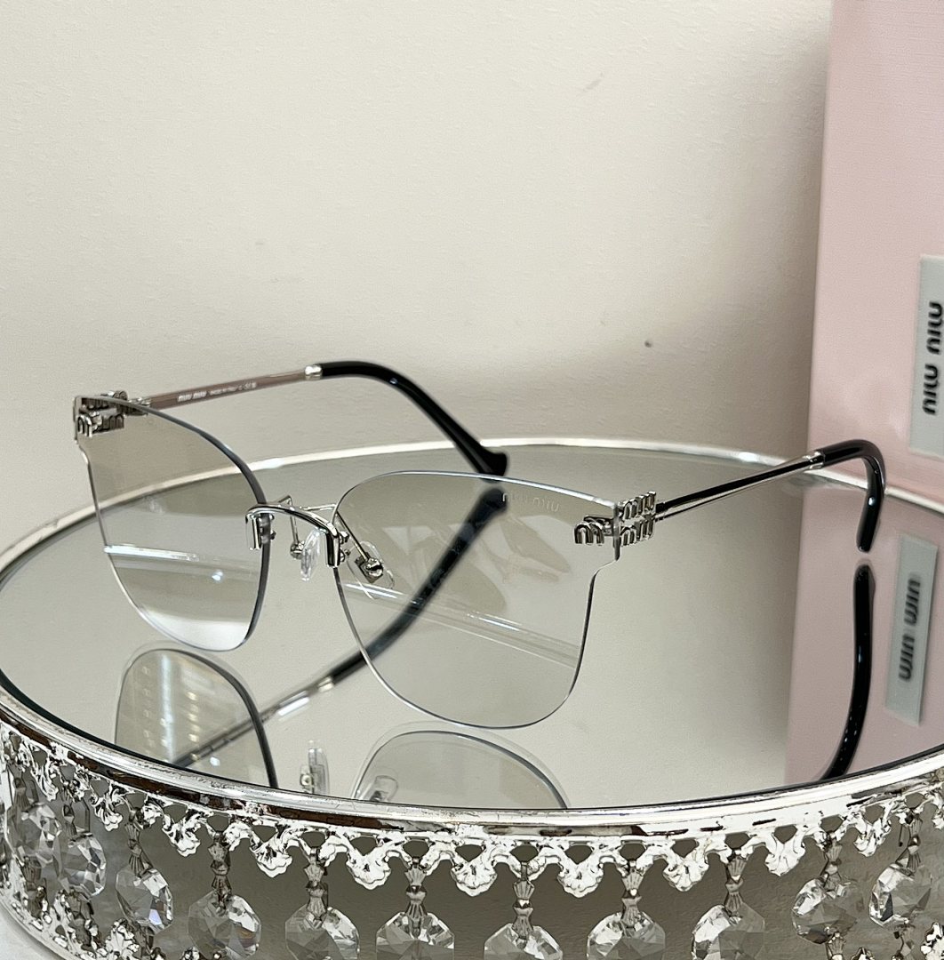 Miu Miu MIUMIuMODEL:SMU 087SIZE:63