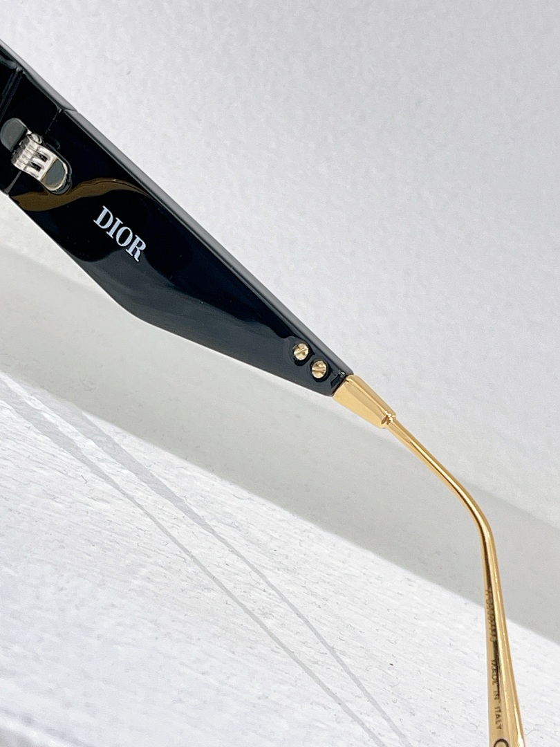 Other DIORMODEL:DioClub M7USIZE:141 0 - Image 2