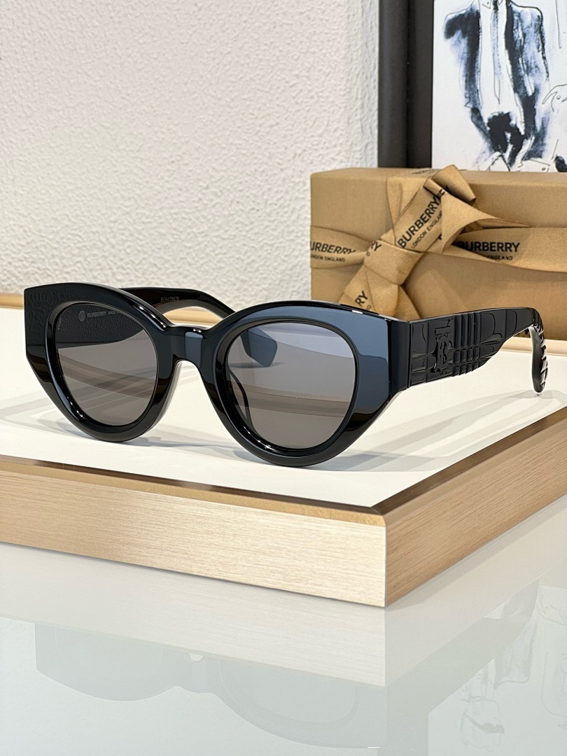 Other BurberryMod:B4390Size:47 - Image 4