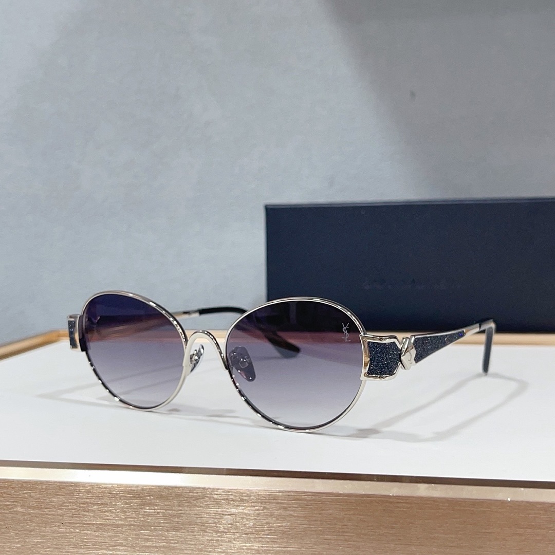 SAINT LAURENTModel SL M258Size 56, photo 1