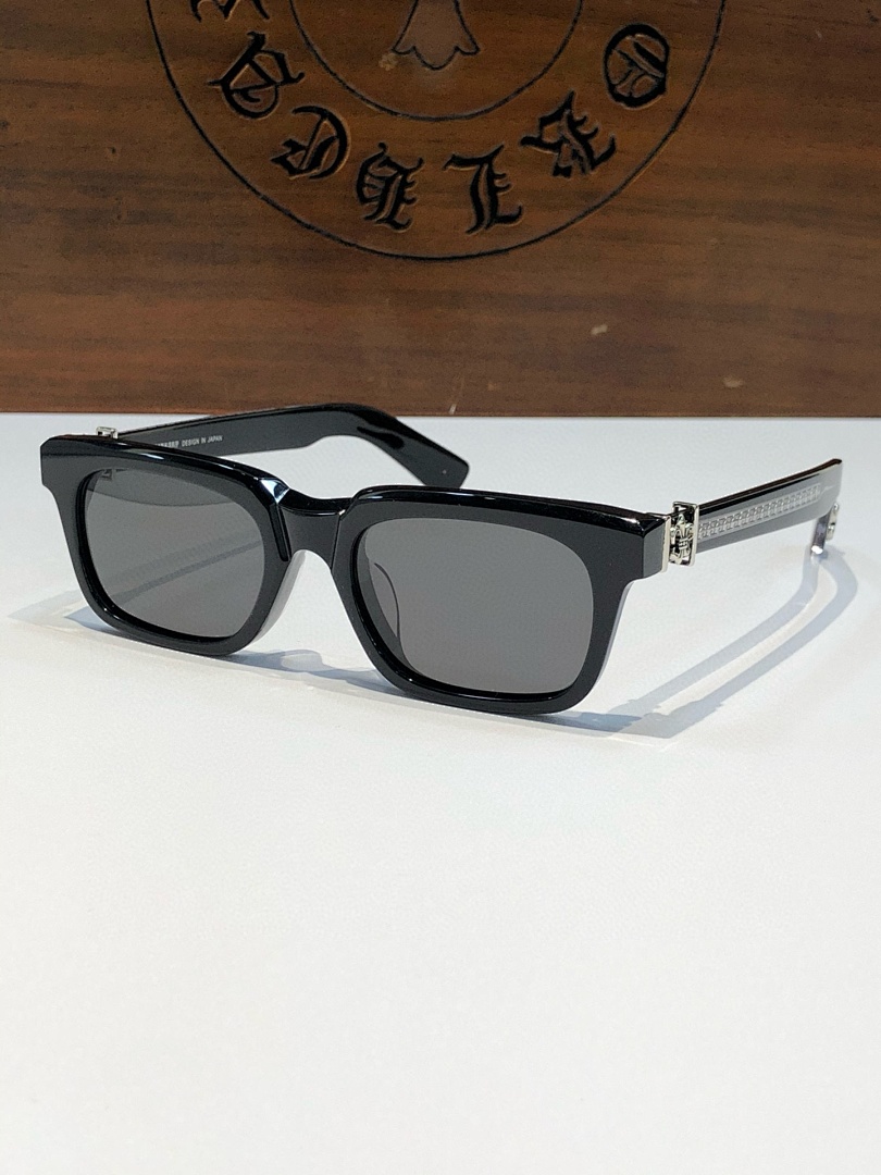 Chanel CHROME HEARTSSEE YOU IN TEA SIZE:53, photo 1