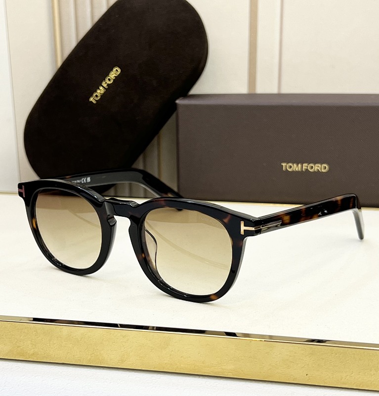 TOM FORDMODEL:FT1090SIZE:50, photo 1