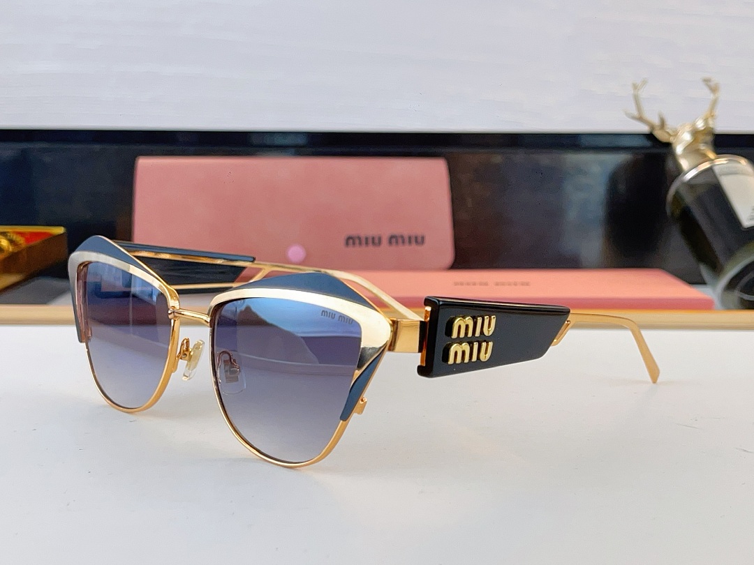 Miu Miu MU136 56