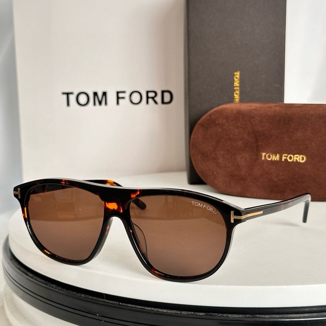 TOM FORDMODEL:FT 1027-N, photo 1