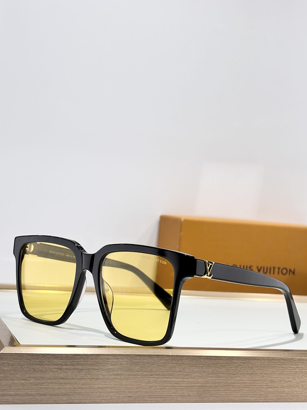 LOUIS VUITTONMODEL:Z2886USIZE:53, photo 1