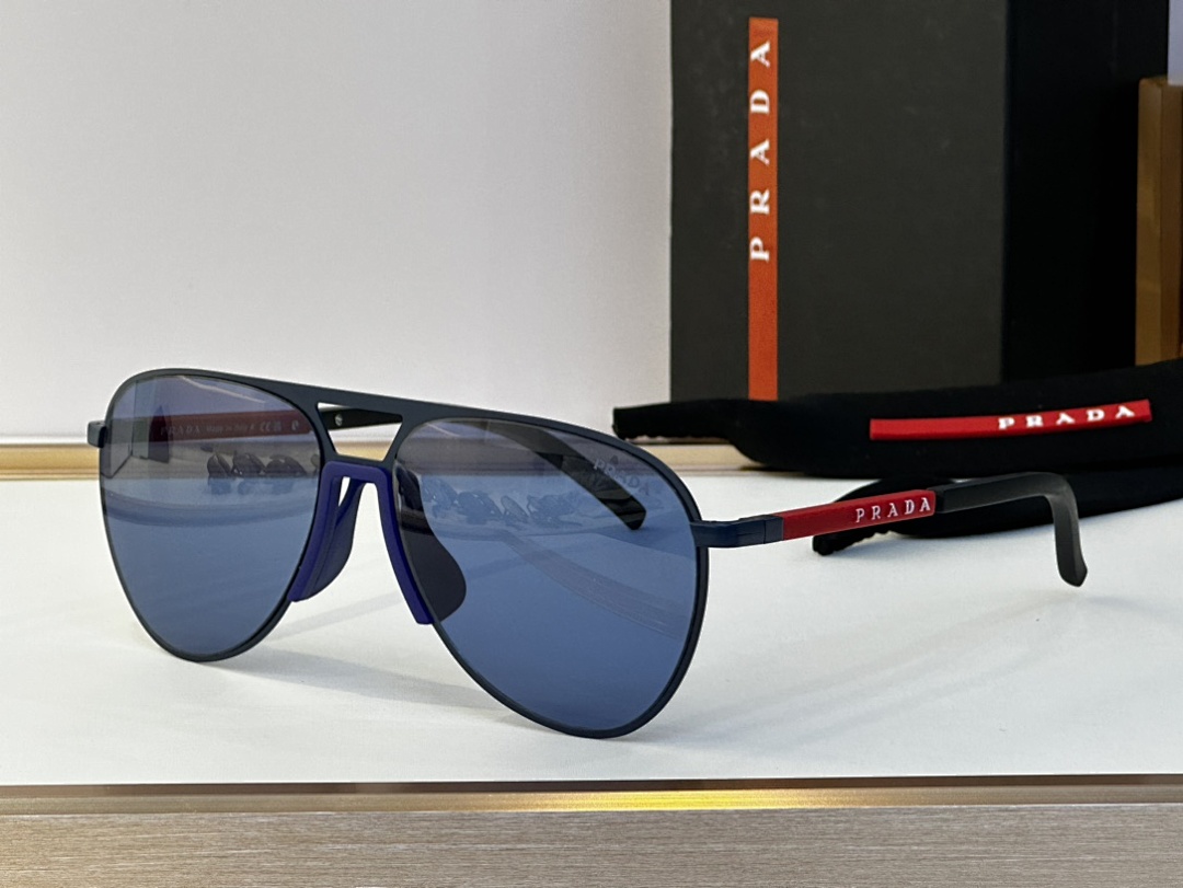 Prada Size:59-15