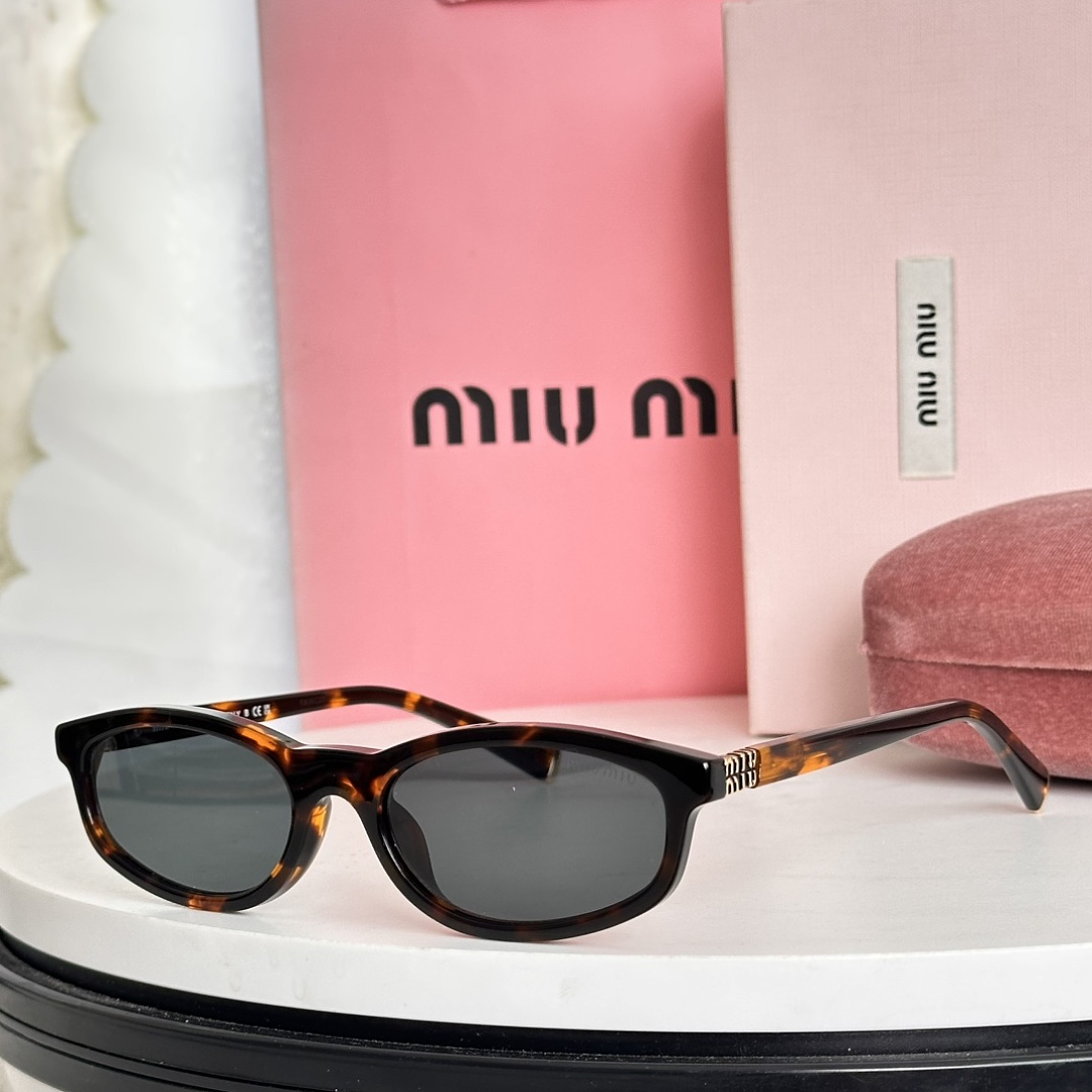 Miu Miu MIU M MODEL SMU06S SIZE:53 18-145_
