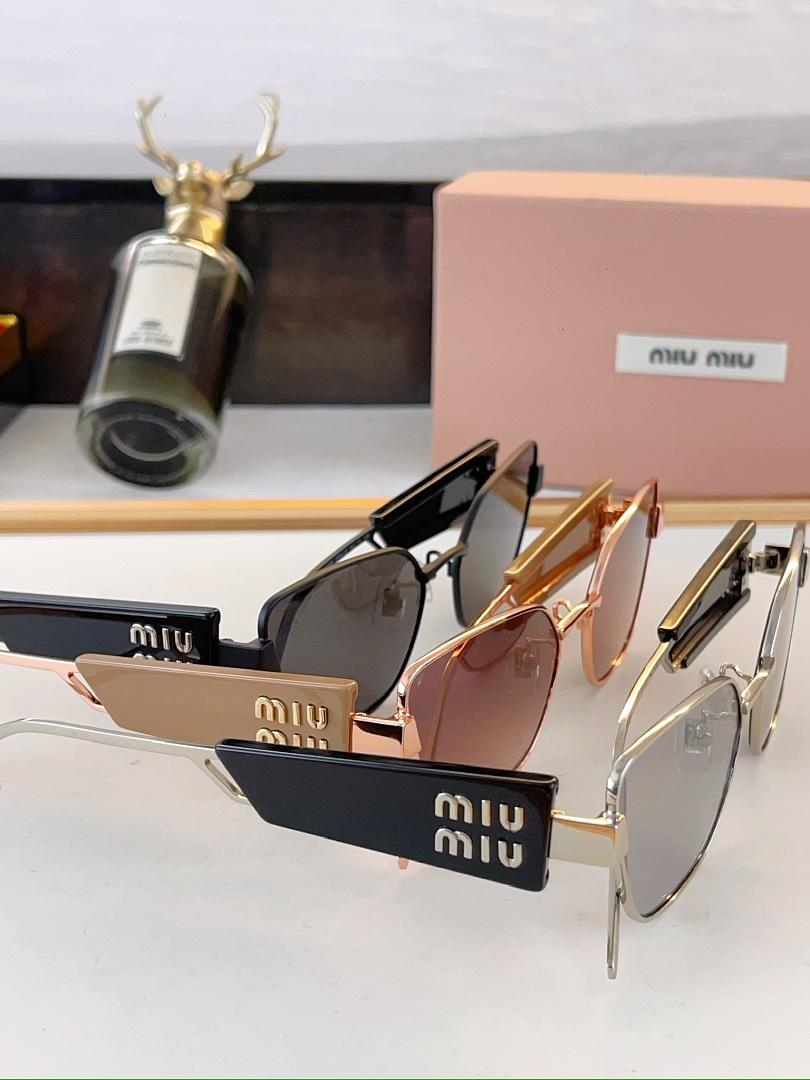 Miu Miu SMU65WS 58 - Image 4