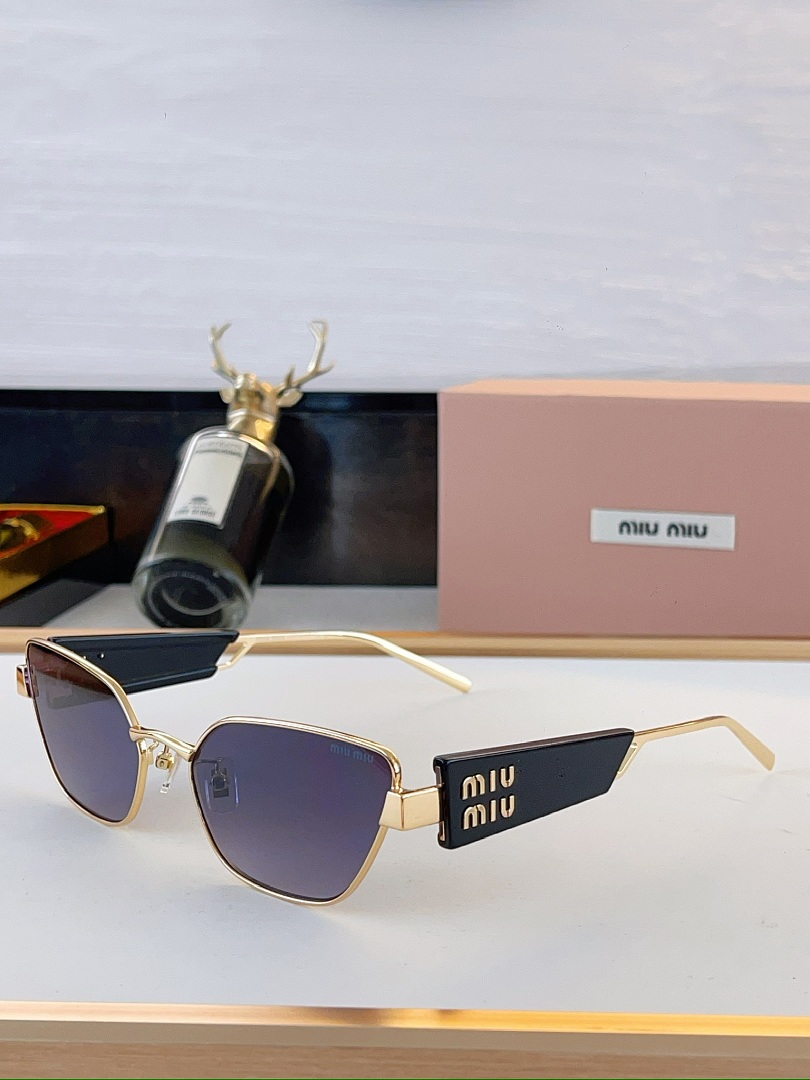 Miu Miu SMU65WS 58 - Image 6