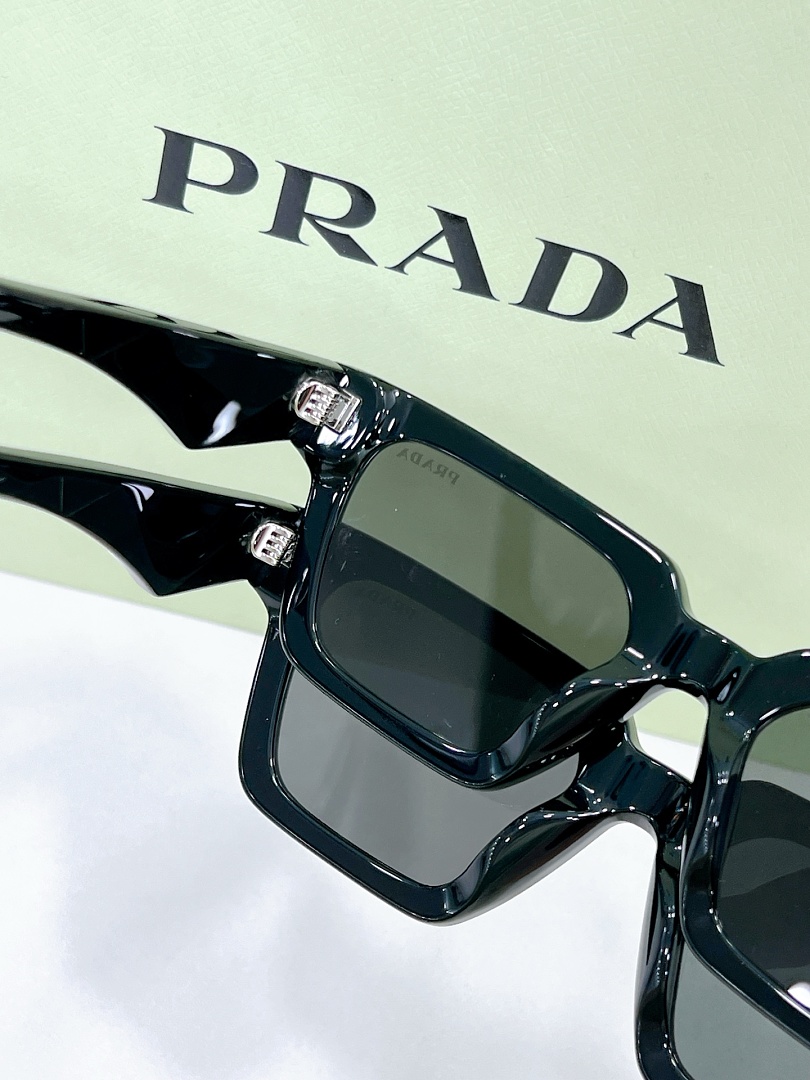 Prada ModelSPR06GSSize:53 - Image 2