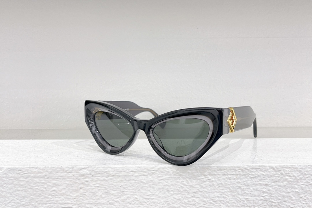 Fendi MODEL FE40146I SIZE 52, photo 1