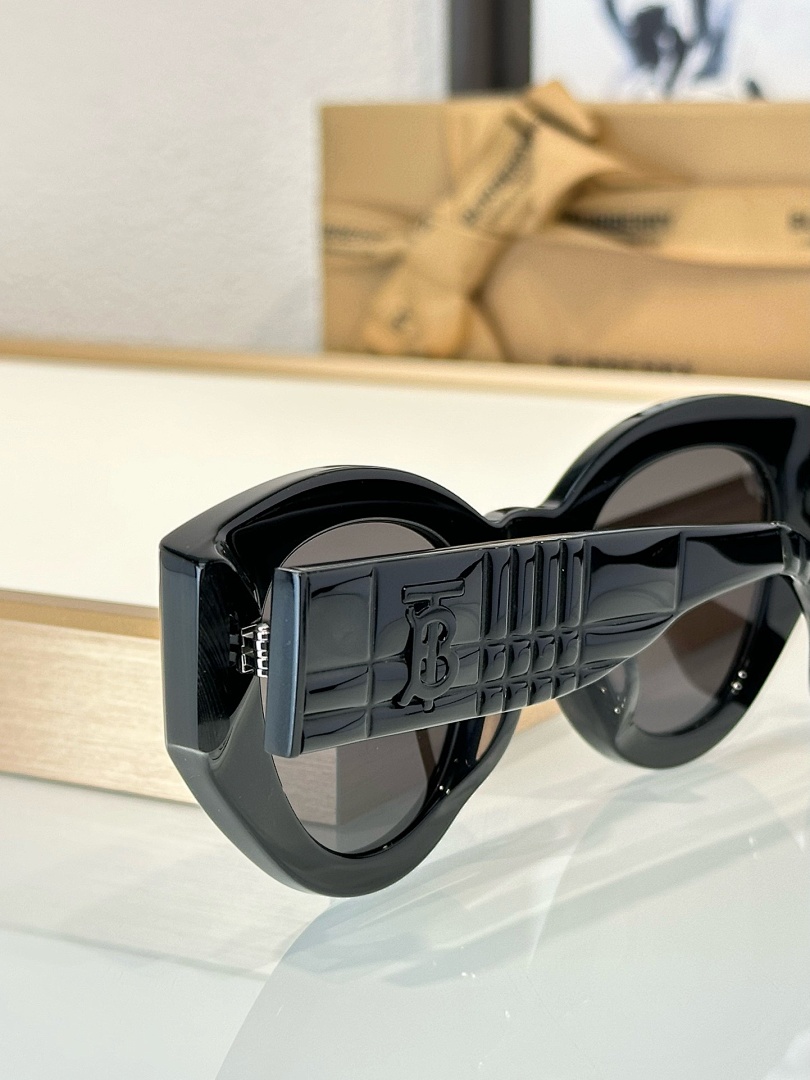 Other BurberryMod:B4390Size:47 - Image 2