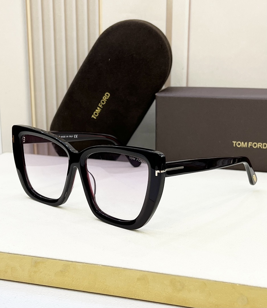 Other TOM FORDMODEL:FT0920SIZE:57