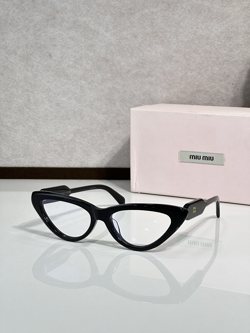 Miu Miu MODEL:MU B11SSize56 18, photo 1