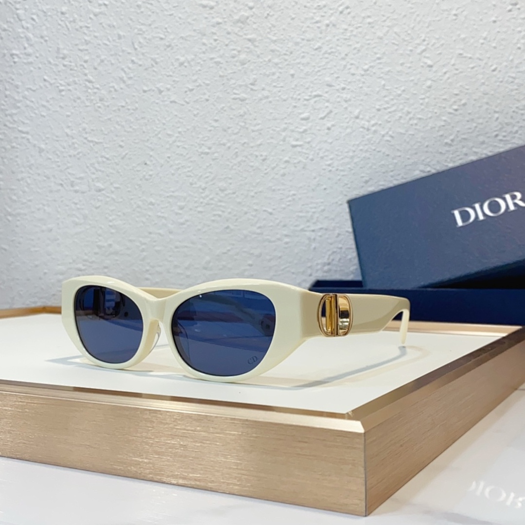 Other DIORMODEL:Dio30MONTAIGNE S9USIZE:53