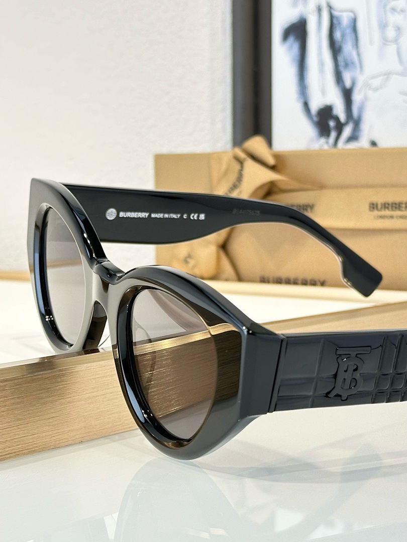 Other BurberryMod:B4390Size:47 - Image 3