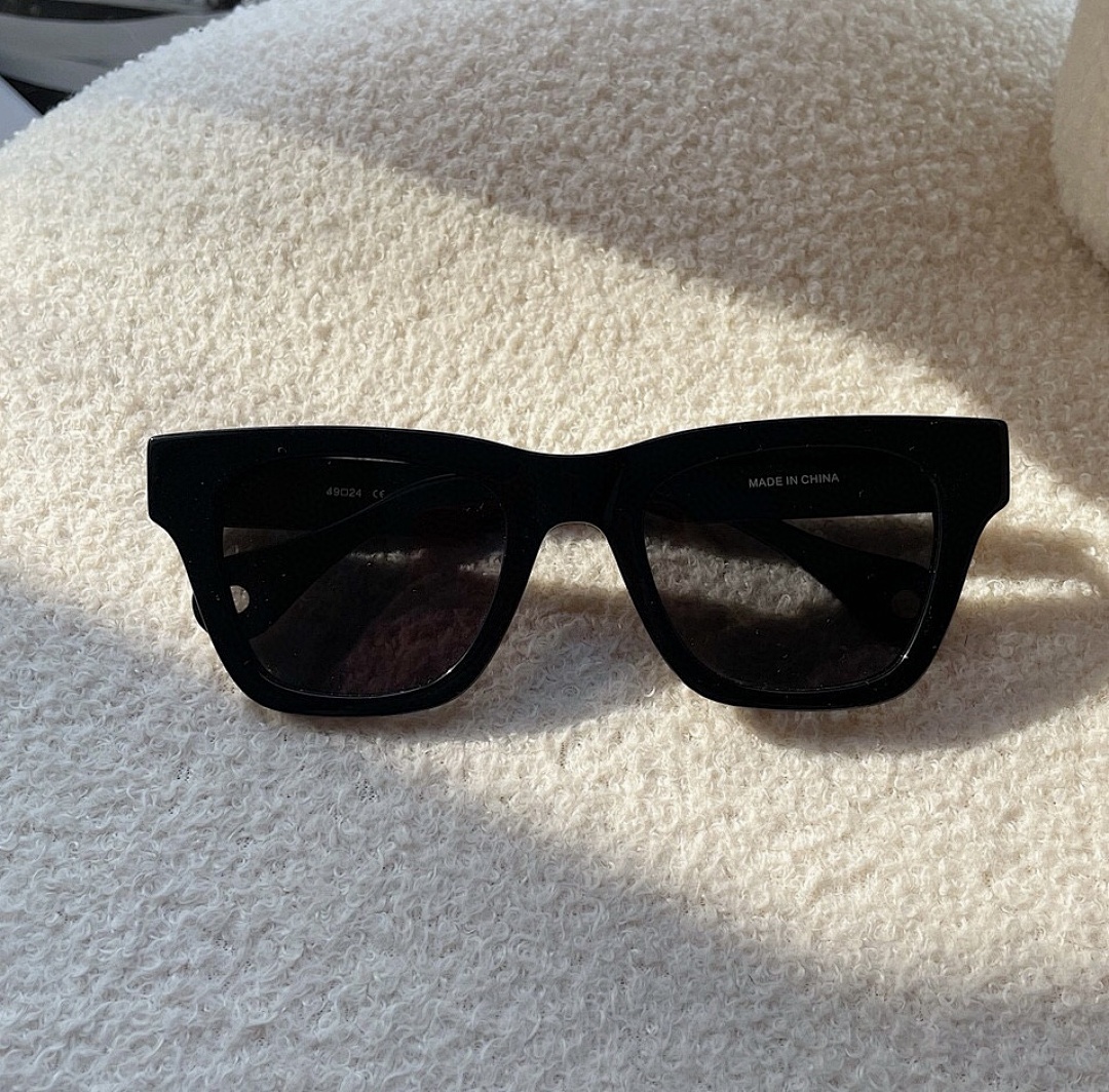 Other Other, photo 1