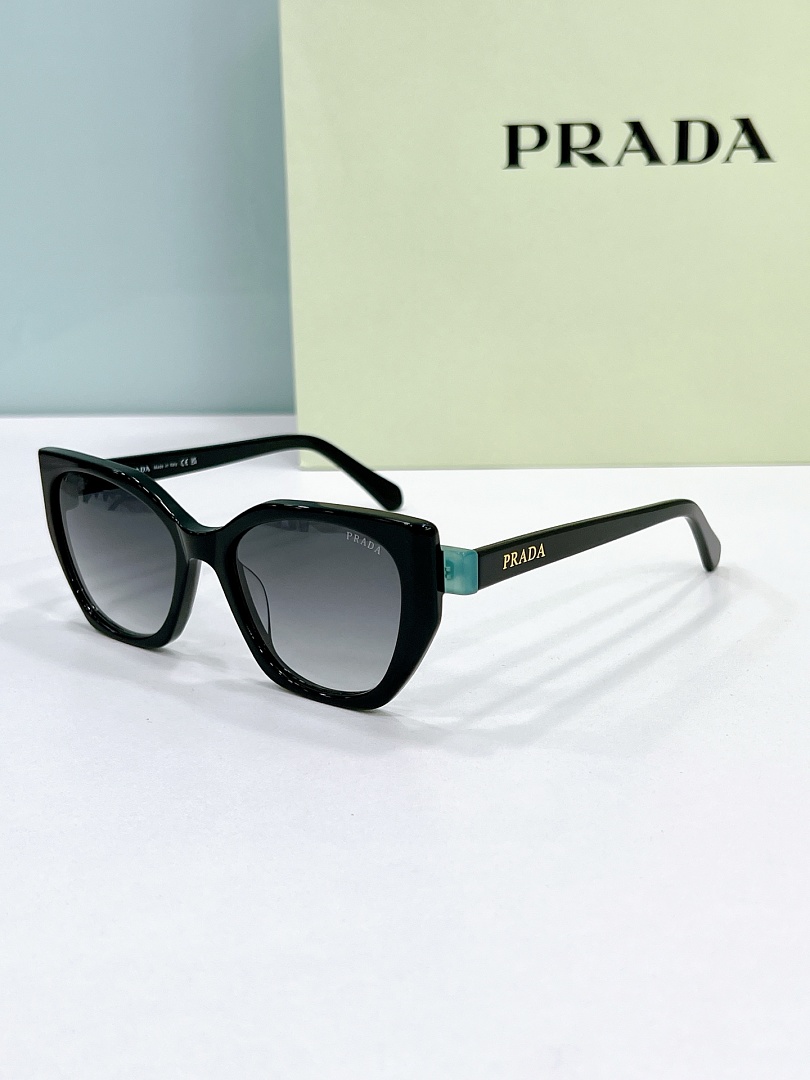Prada ModelPRA03Size:53 - Image 2
