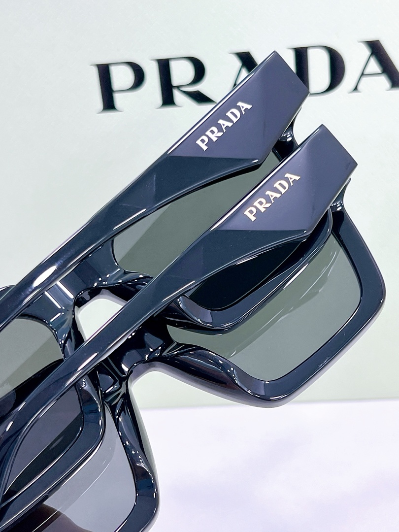 Prada ModelSPR06GSSize:53 - Image 4