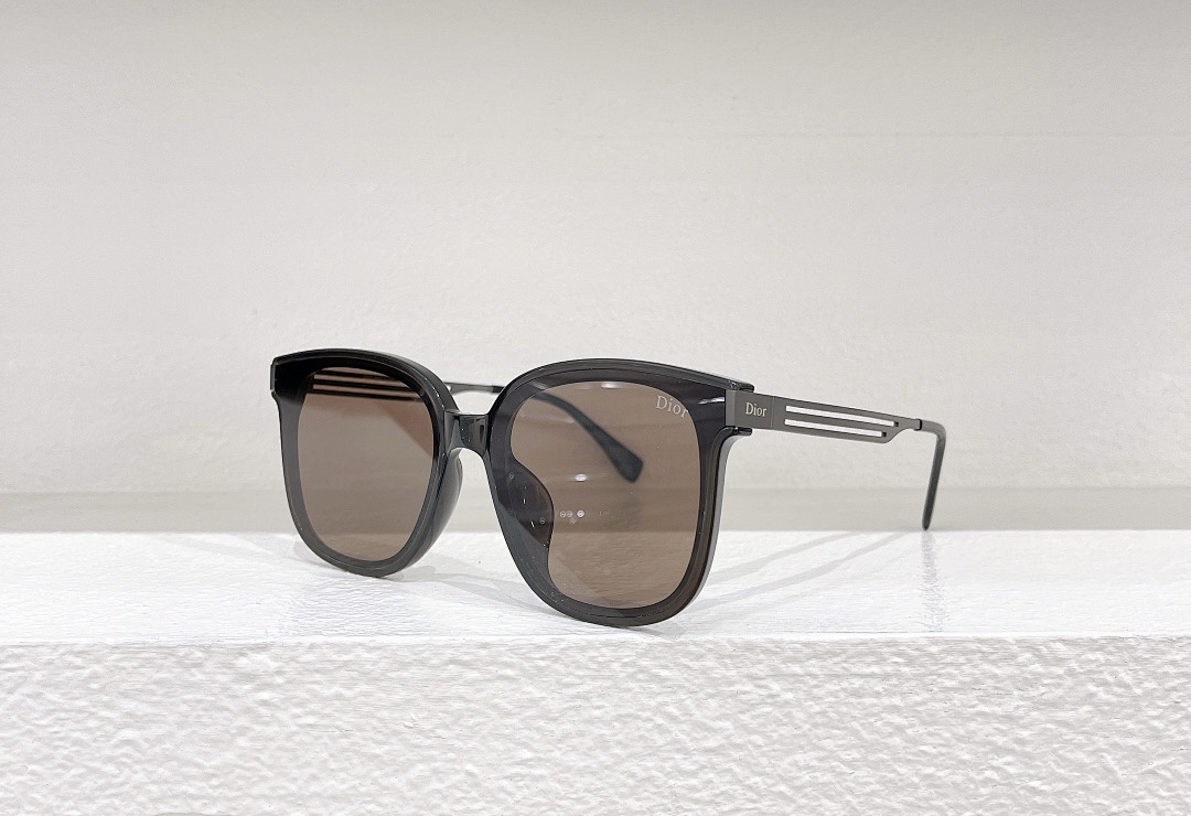 Other DIORMODEL:CD 0239SSIZE:63