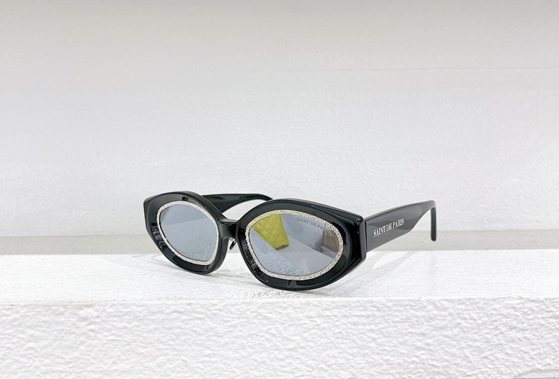 Saint MODEL:HOLLYWOODSIZE 52, photo 1