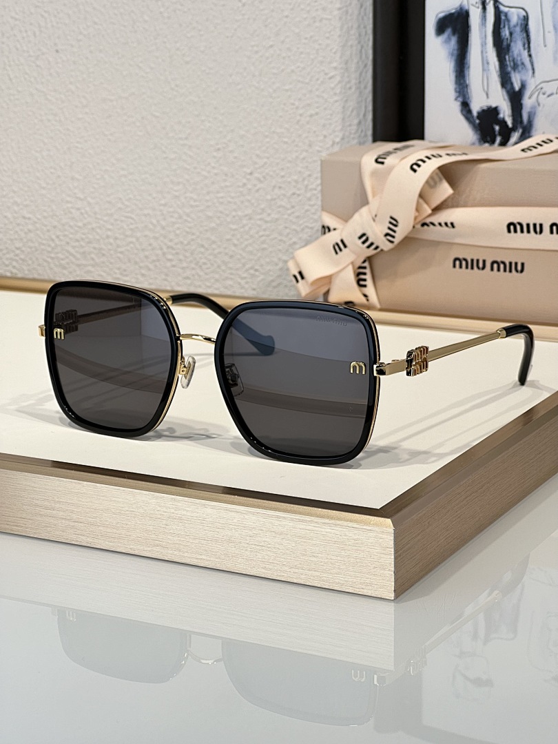 Miu Miu MiuMiuMod:SMU 256YSSize:57