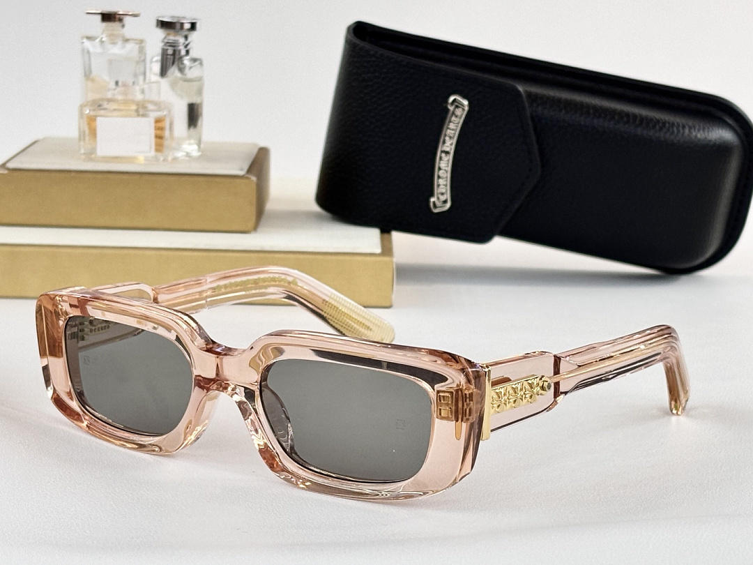 Chanel Chrome HeartsMod:ZELDASize:53, photo 1