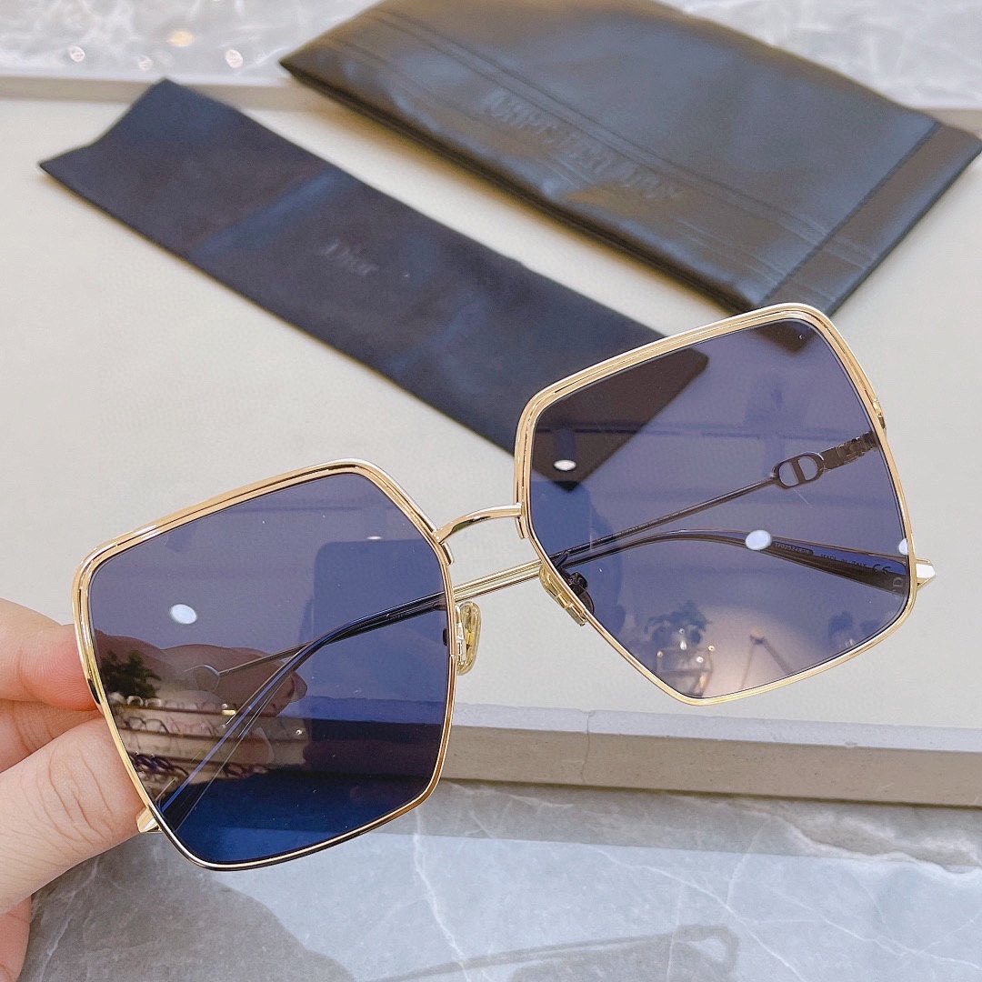 DIORsize60, photo 1