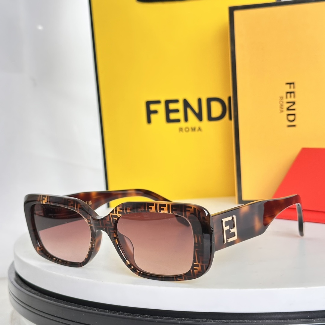 Fendi MODEL FE 50118U SIZE52, photo 1