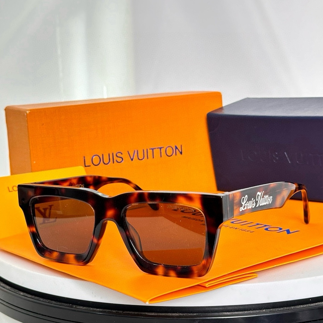 LOUIS VUITTO MODEL:Z1556E SIZE:53, photo 1
